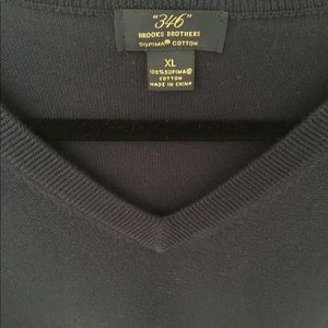 Brooks Brothers V neck sweater vest “navy”